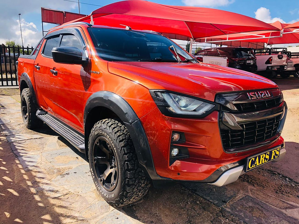 Thumbnail: 2023 Isuzu D-Max 3.0TD V-Cross LSE D/C: FSH, 47000km, Auto, Diesel.