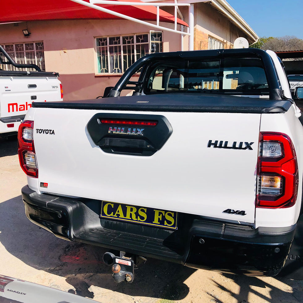 Thumbnail: 2025 Toyota Hilux 2.4DG-6 Bakkie 4x4: 69000km, FSH, Auto, Diesel.