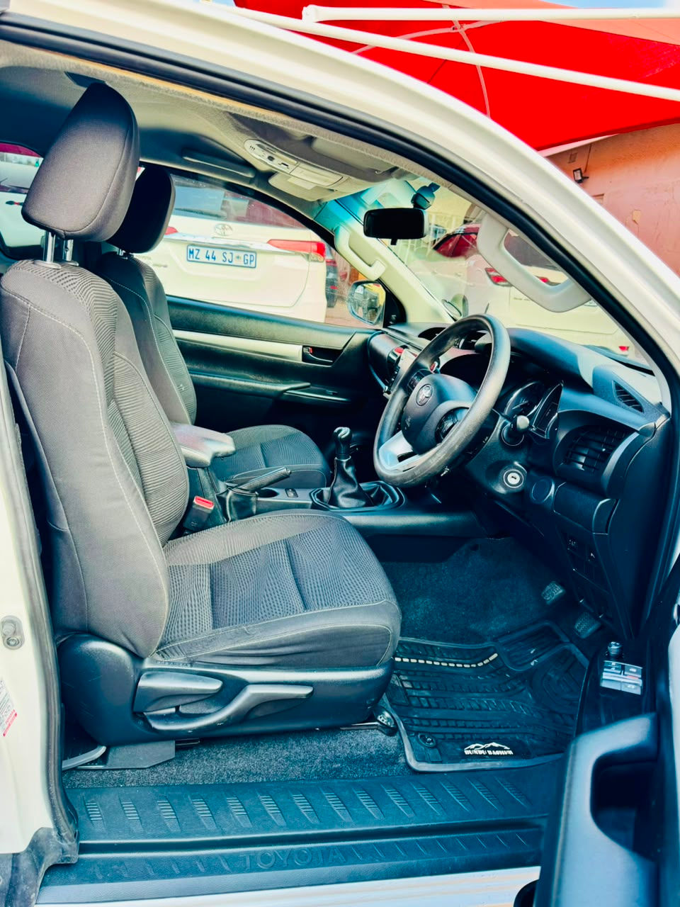 Thumbnail: 2024 Toyota Hilux 2.4GD-6 E/C: 62000km, FSH, Auto, Diesel.