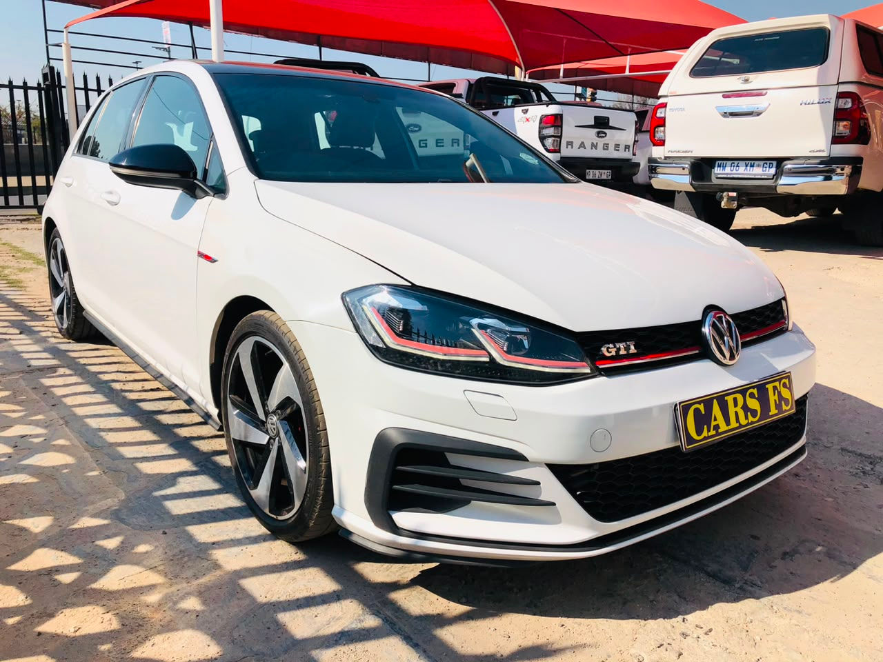2018 VW Golf GTi: 104000km, FSH, Auto, Petrol.