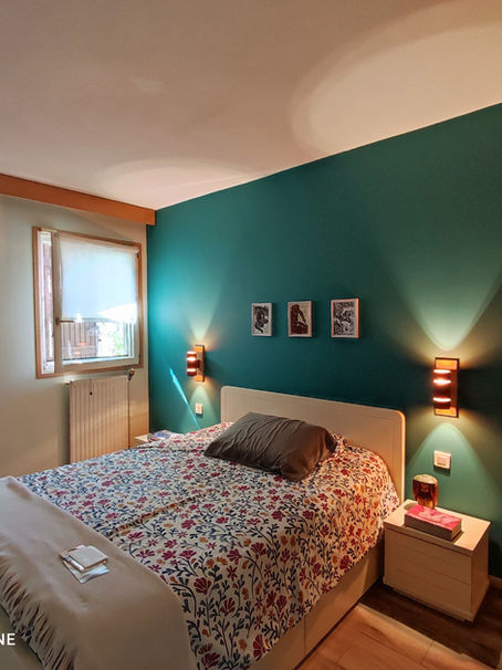 Une chambre d’amis aux couleurs apaisantes.
