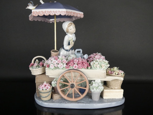 リヤドロ 公園通りの花屋さん 少女 花 置物 LLADRO nuri | Ogiya