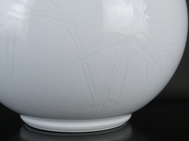 縮圖：人間国宝 井上萬二 作「白磁彫文 壷」共箱 約25cm 保証品 笹 /E105