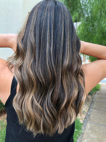 Garbo Salon - Noiva, Debutante, Madrinhas, Formanda, Formatura, Luzes, Ombre Hair, Micropigmentação, Design de Sobrancelha, Corte de Cabelo, Dia da Noiva, Manicure