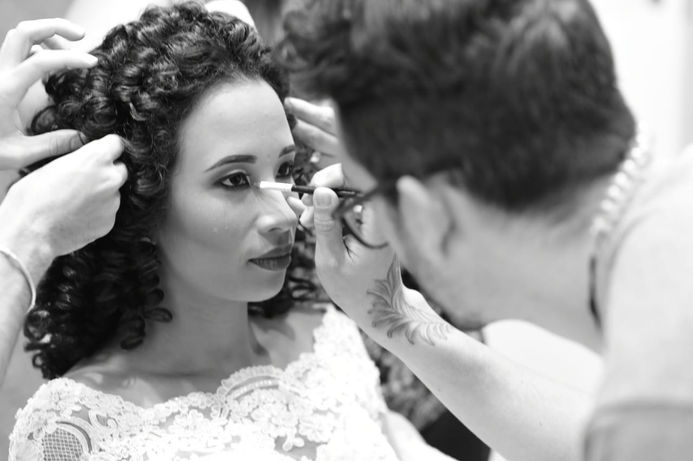 Garbo Salon - Noiva, Debutante, Madrinhas, Formanda, Formatura, Luzes, Ombre Hair, Micropigmentação, Design de Sobrancelha, Corte de Cabelo, Dia da Noiva, Manicure