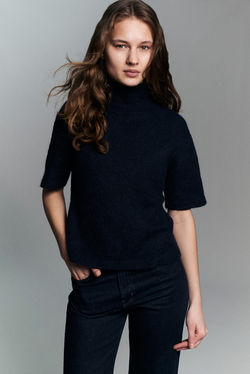 KATJA DEGEN