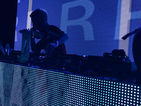 DJ