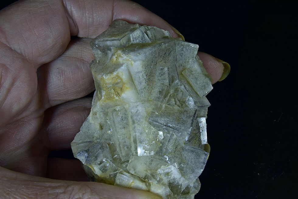 Thumbnail: Clear cubic Fluorite crystals on limestone