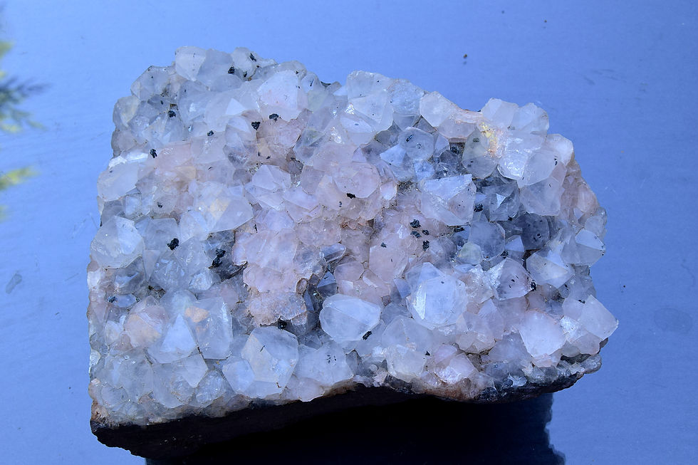 Quartz crystals on Hematite