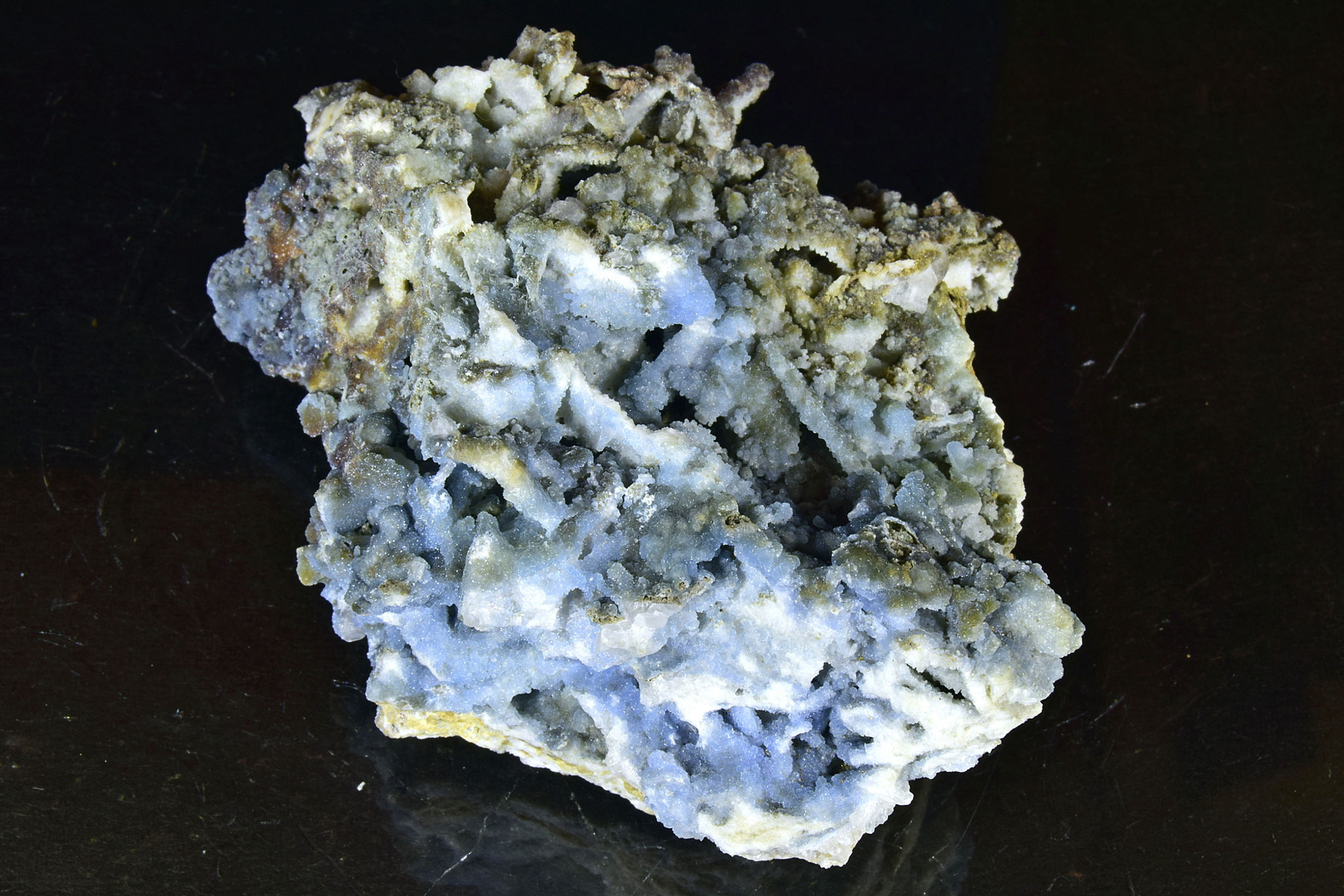 Blue crystalline Plumbogummite