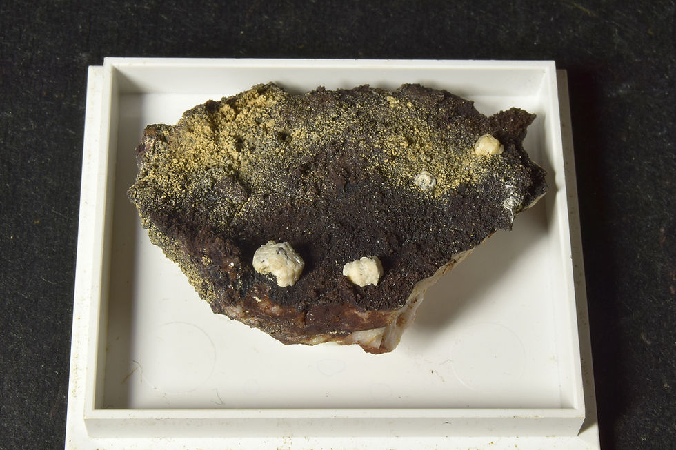 White pyromorphite on vein quartz