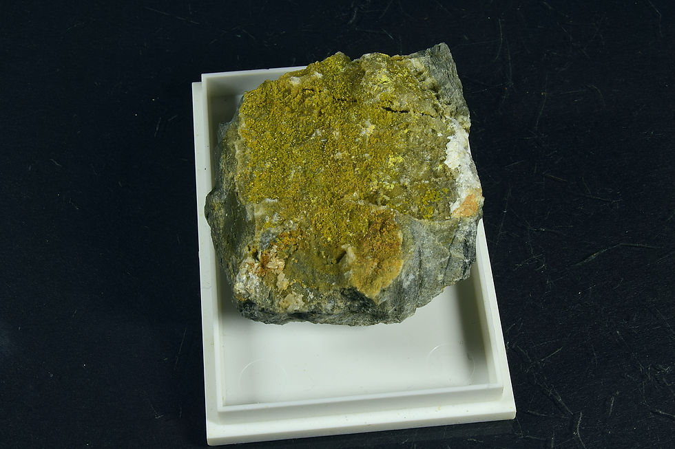 Wulfenite and Pyromorphite crystals on rock matrix