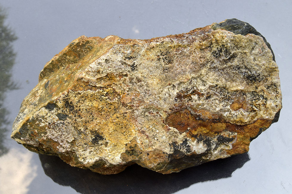 Thumbnail: Pyromorphite crystals on slate matrix