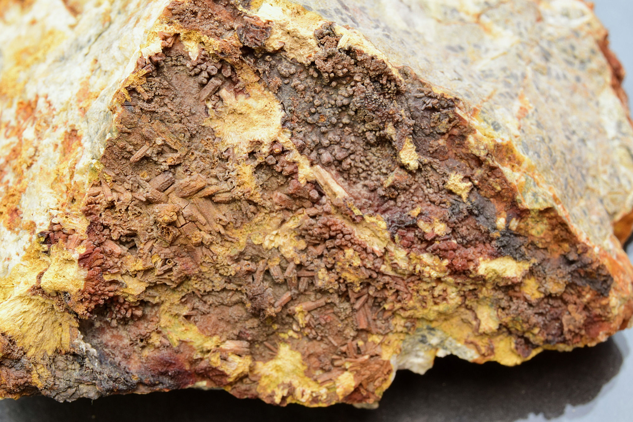 Hinsdalite pseudomorphs of Pyromorphite