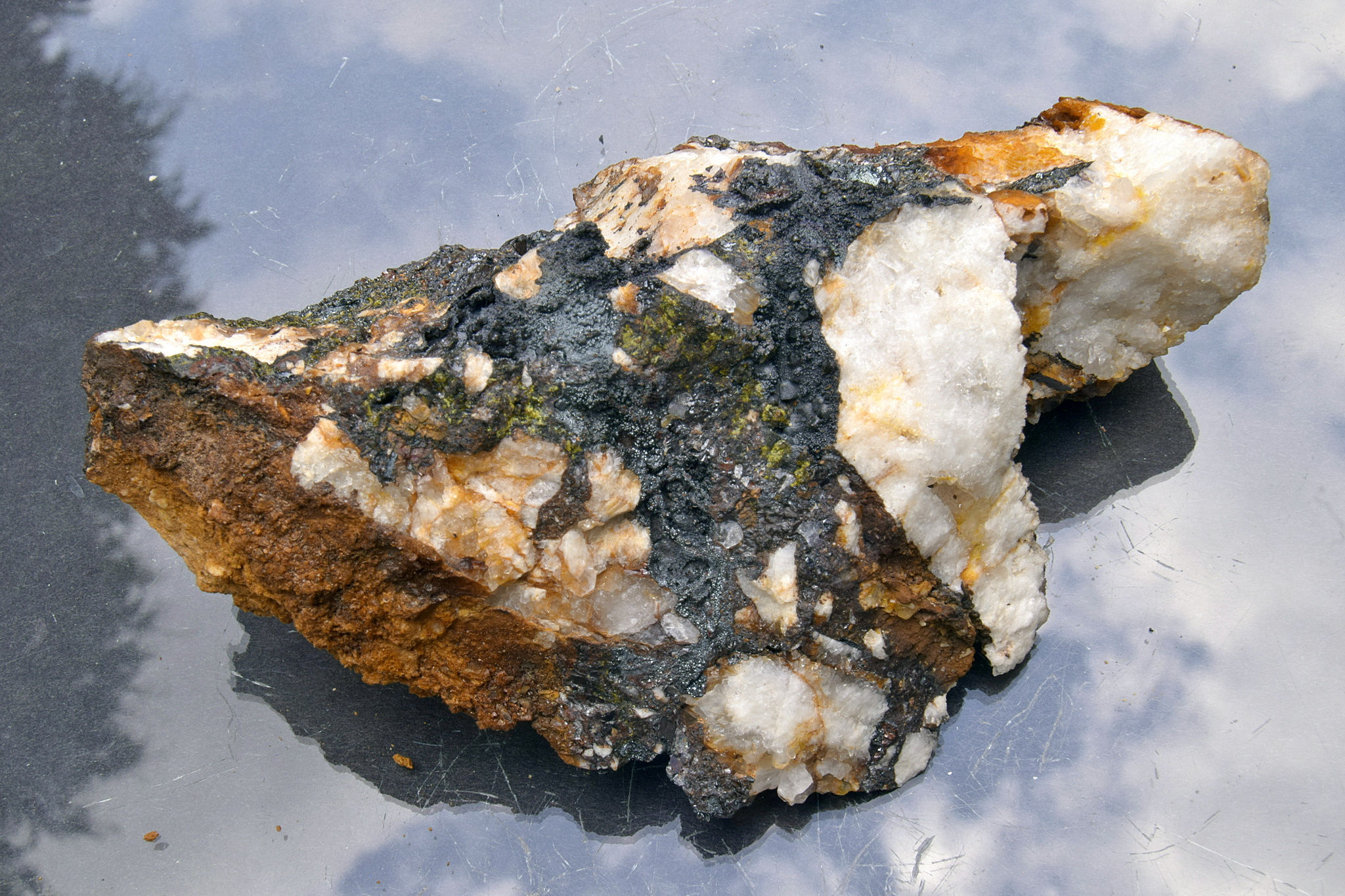 Corkite on goethite in quartz veinstone