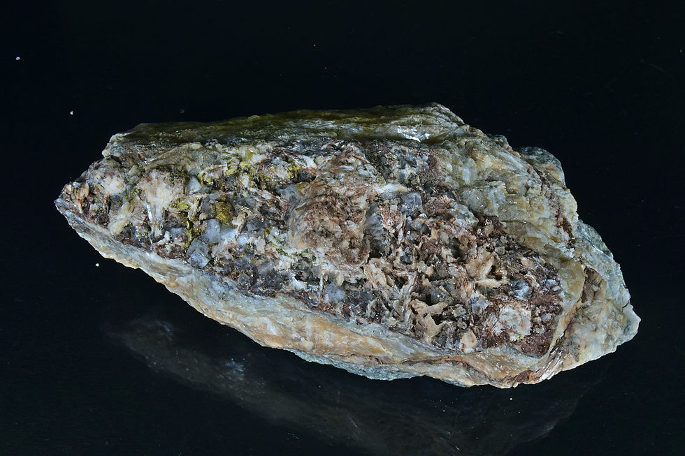 Thumbnail: Fluorite with Calcite on Barite