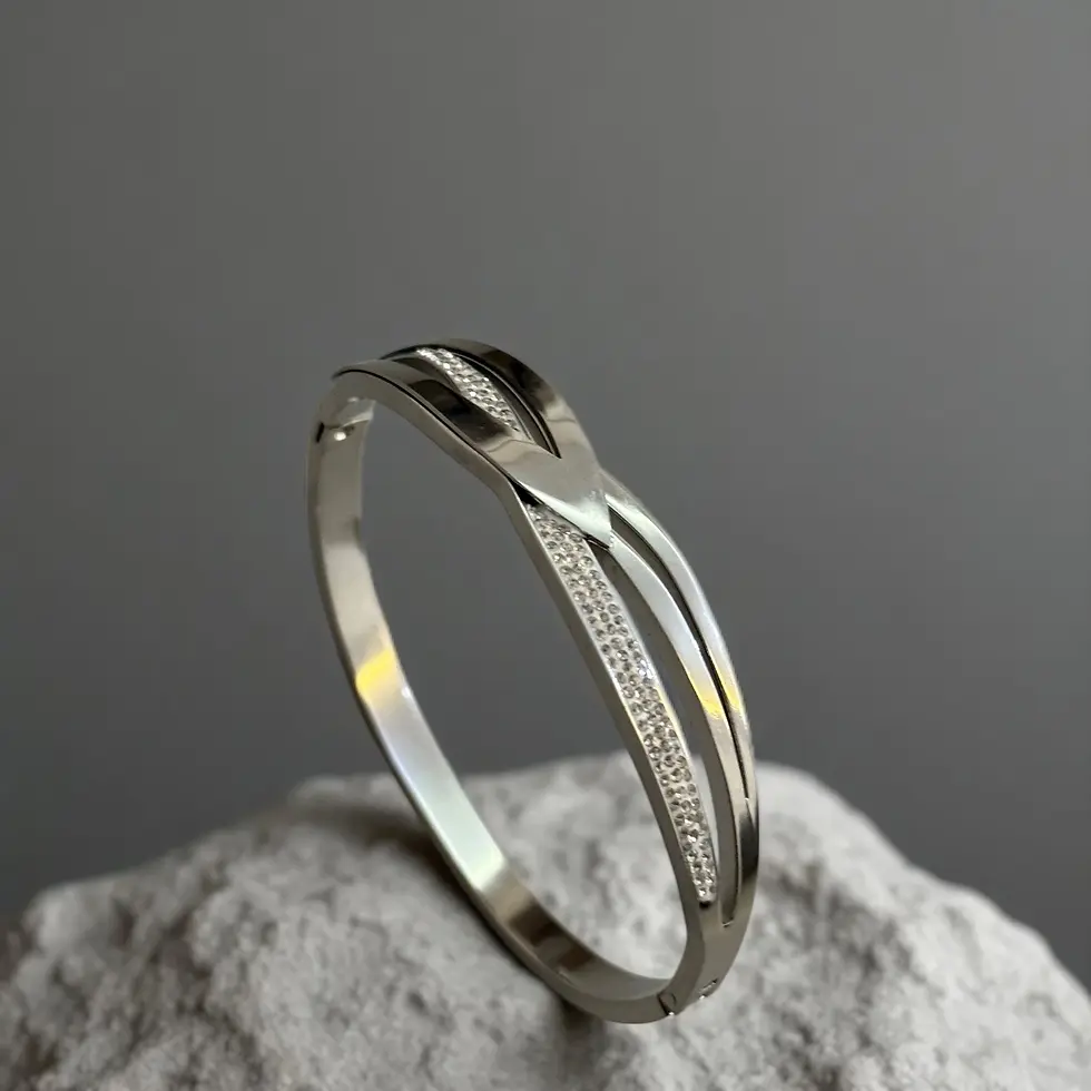 zirkon taşlı çelik kelepçe bileklik gümüş renk ön görünüm