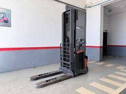 Apilador Eléctrico BT Staxio