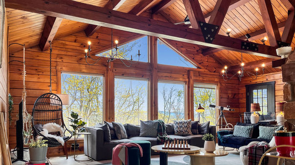 Skypine Lodge grand log home vaulted ceilings