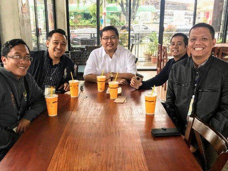 PHILIPPINES | Priests of the Chapter of Our Lady of the Rosary share light moments over coffee