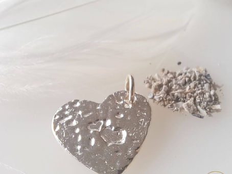 Handmade memorial ashes jewellery by KL Jewellery Designs, Belfast, Northern Ireland