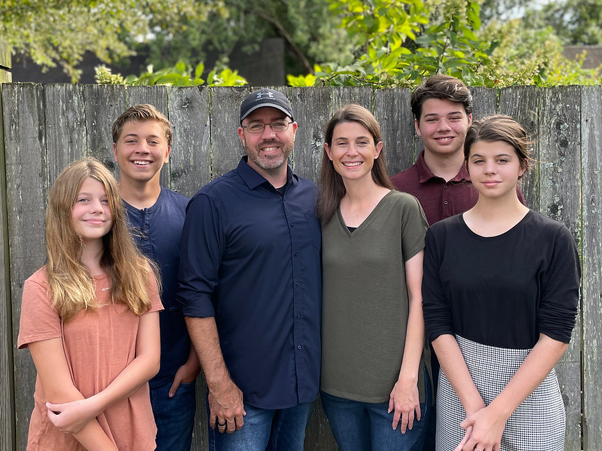 FamilyPicture2021.jpeg