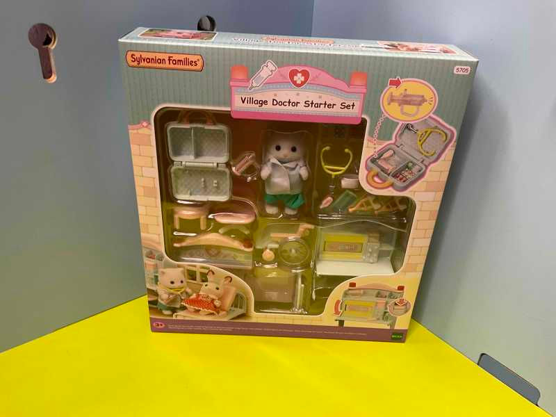 Sylvanian families/ village doctor set