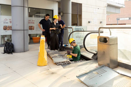 Yirui engineers conduct escalator maintenance at Changzhou shopping mall