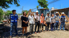 Israel Santillan supervisa avance de obra en el Infonavit San José.
