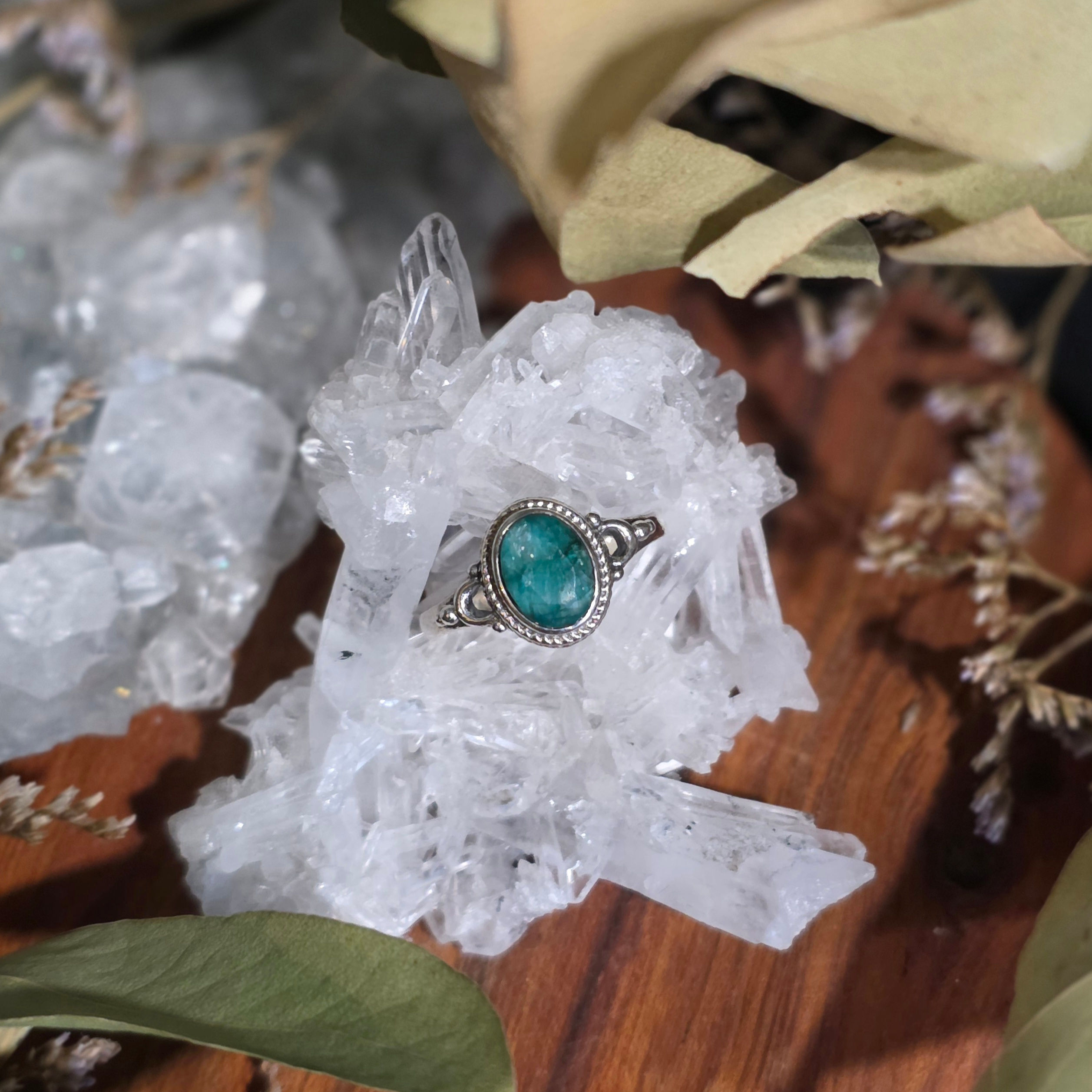 Faceted Emerald Oval Sterling Silver Ring size 8