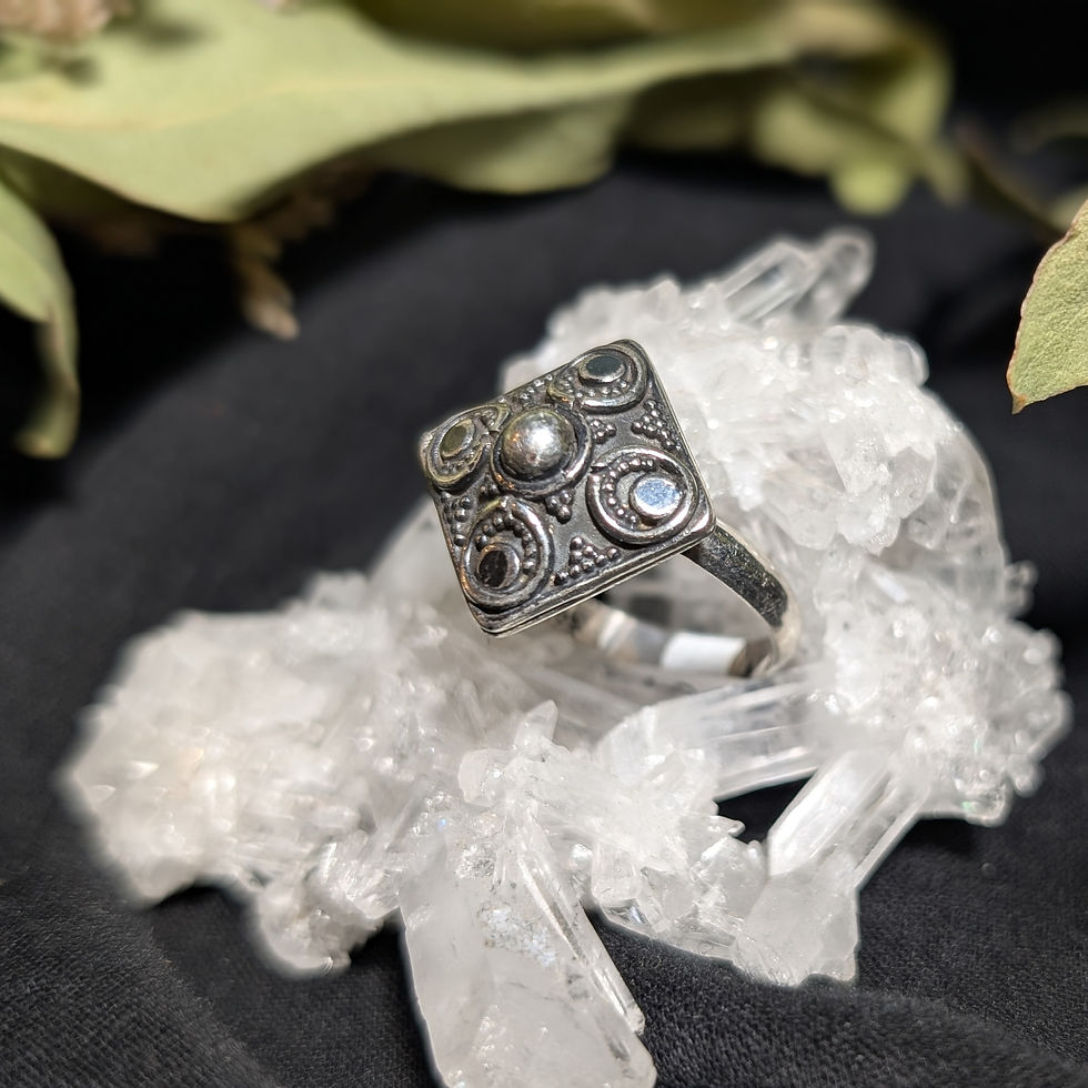 Thumbnail: Sterling Silver Ring size 9