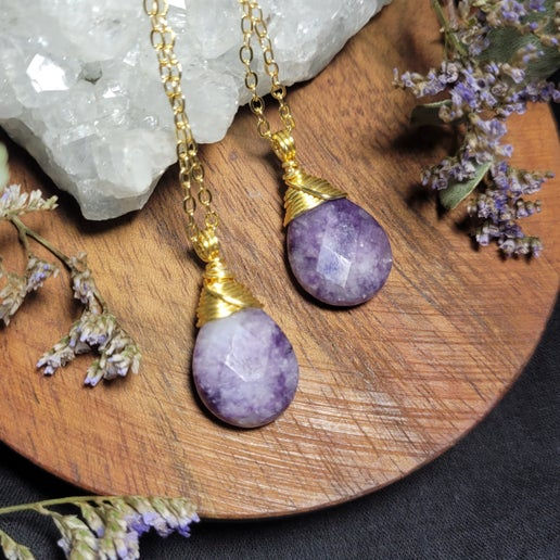 Lepidolite Faceted Gold Droplet (lrg) 17" chain