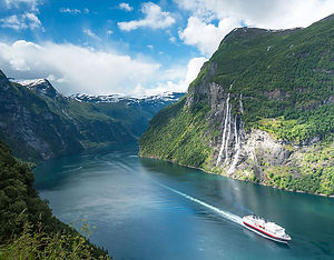 Norway_Geiranger_Hurtigruten_800x600.jpg