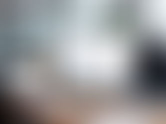 Équipe d’agence de communication préparant une stratégie de contenu SEO locale pour Orléans, Blois et Tours.