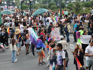 CRÓNICA: Orgullo bajo la lluvia; la Ciudad de México se pinta de diversidad