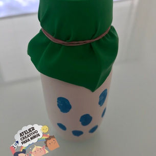 Divertida maraca con envase reciclado.