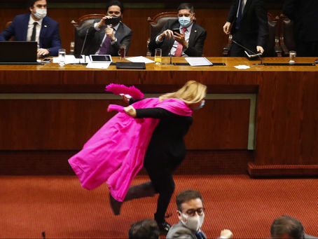 La abuela, su maquinaria política y Naruto