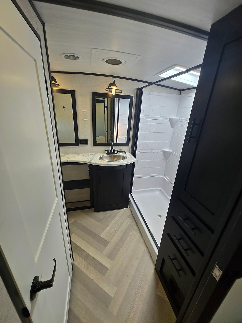 Thumbnail: 2021 Salem Hemisphe 36fl