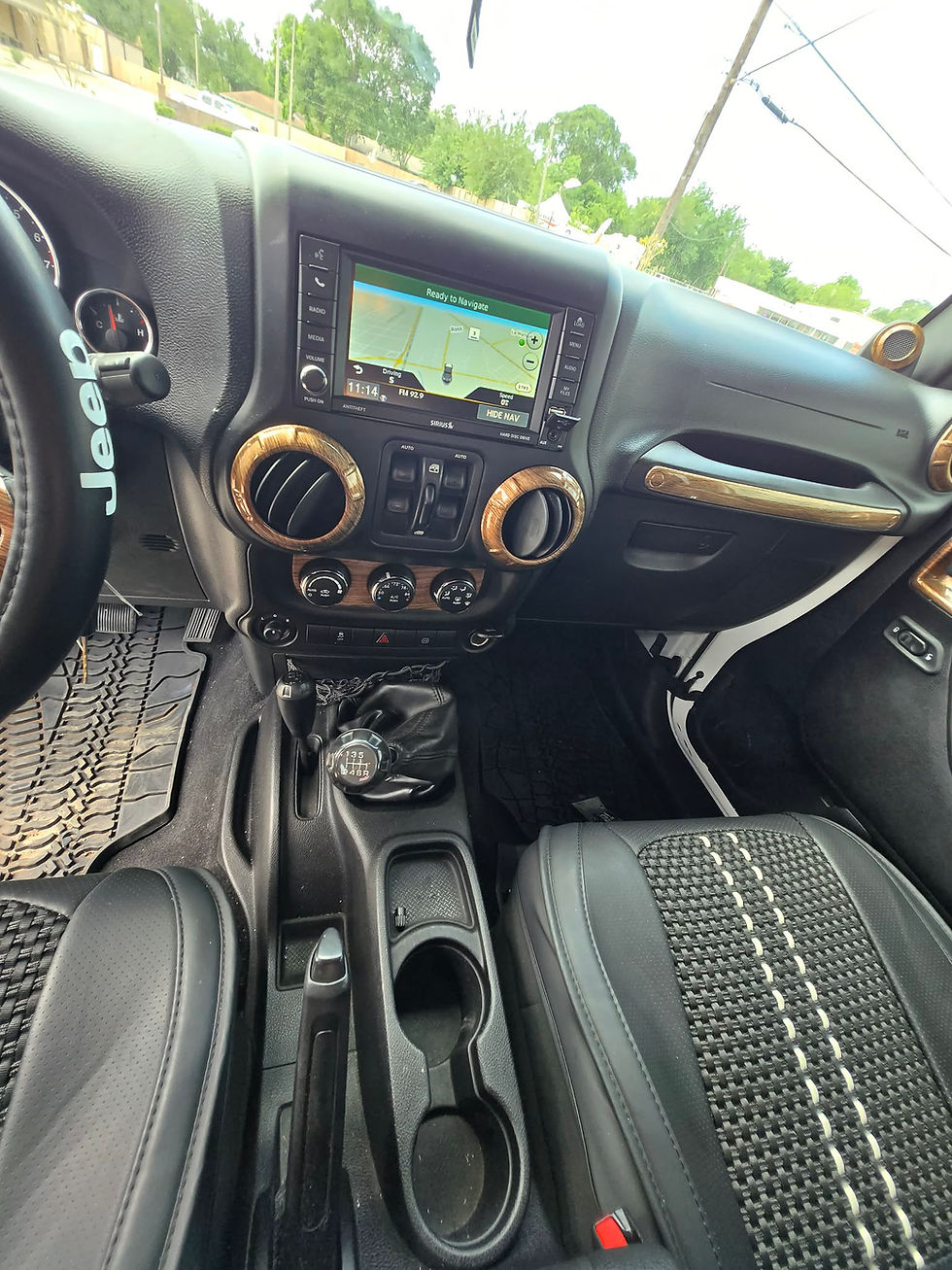 Thumbnail: 2012 Jeep Wrangler Sahara 6 Speed