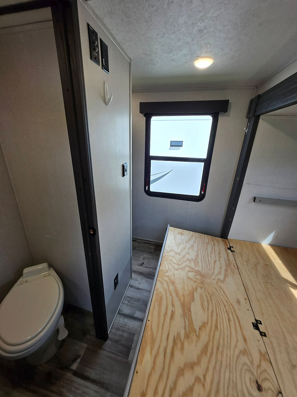 Thumbnail: 2022 Keystone Montana 335BH