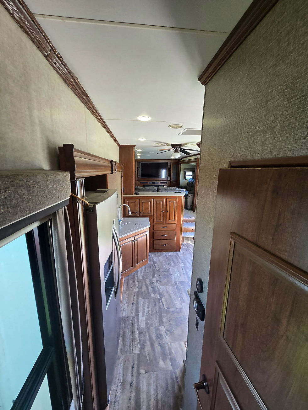 Thumbnail: 2015 Heartland BIGHORN 3750