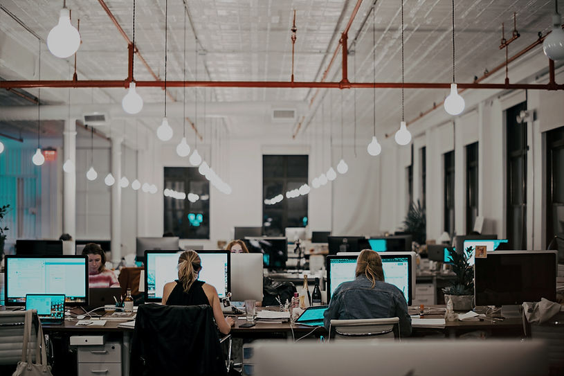 Büroreinigung 1050 Wien modernes Büro mit Arbeitsplätzen