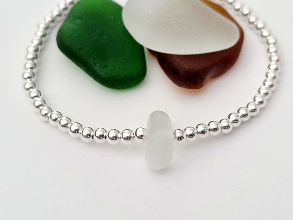 Thumbnail: Sterling silver bracelet with white seaglass 