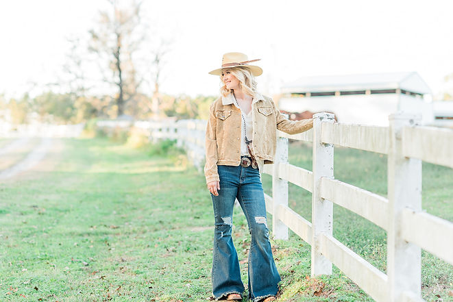 Caroline_Senior_2021-1218.jpg
