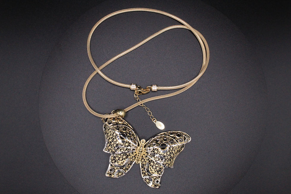 Thumbnail: 14 k Yellow Gold Brilliant Cut Butterfly Necklace
