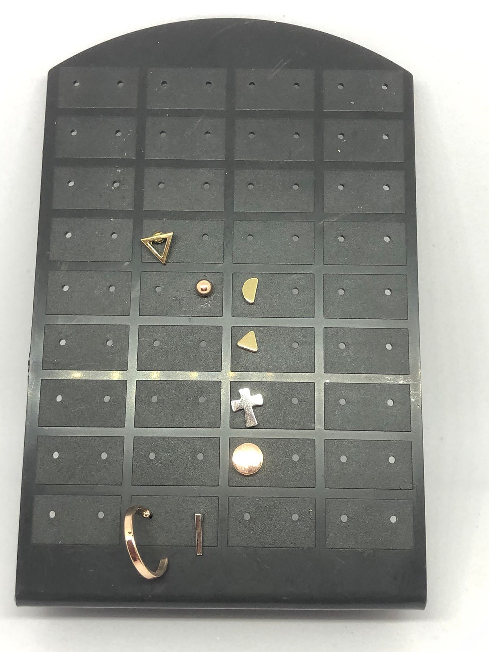 Thumbnail: Mismatched studs