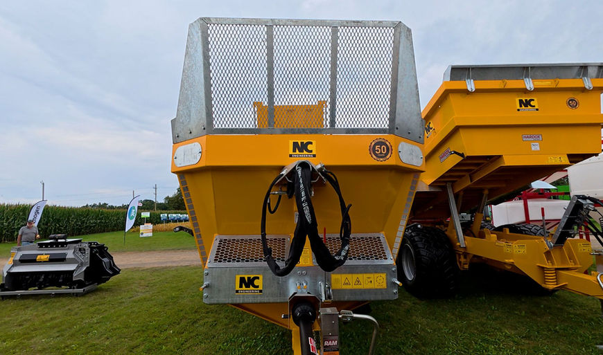 NC Rear Discharge Manure Spreader | 12 Ton / 13 m³ Heavy-Duty Spreader | Morton Equipment