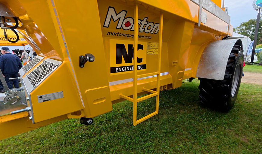 NC Rear Discharge Manure Spreader | 12 Ton / 13 m³ Heavy-Duty Spreader | Morton Equipment