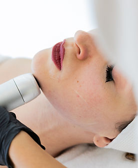 Vmax HIFU™ in Dubai | Non-Surgical Lift, Skin Tightening & Jawline