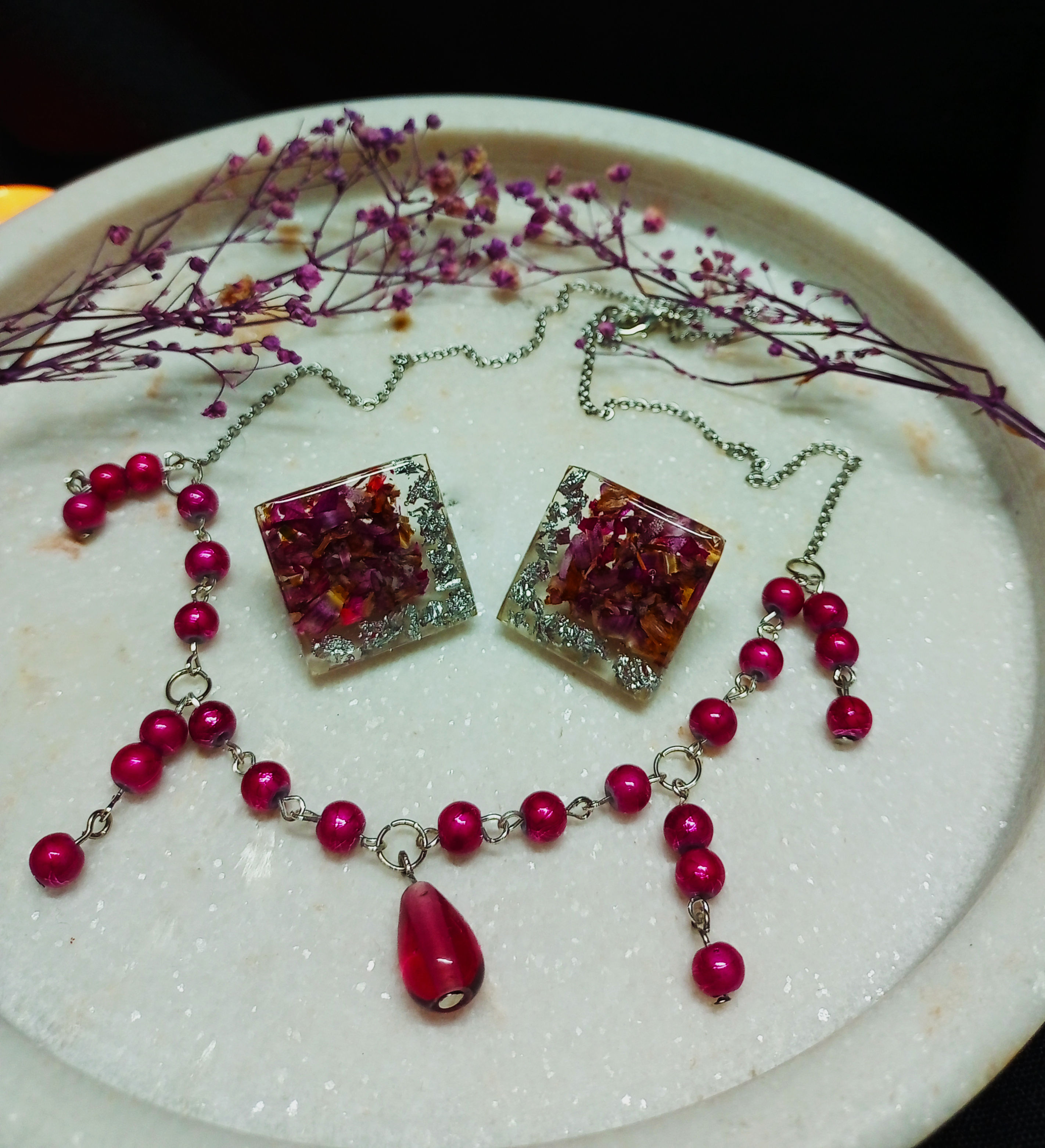 Hand crafted beaded necklace with resin stud earrings
